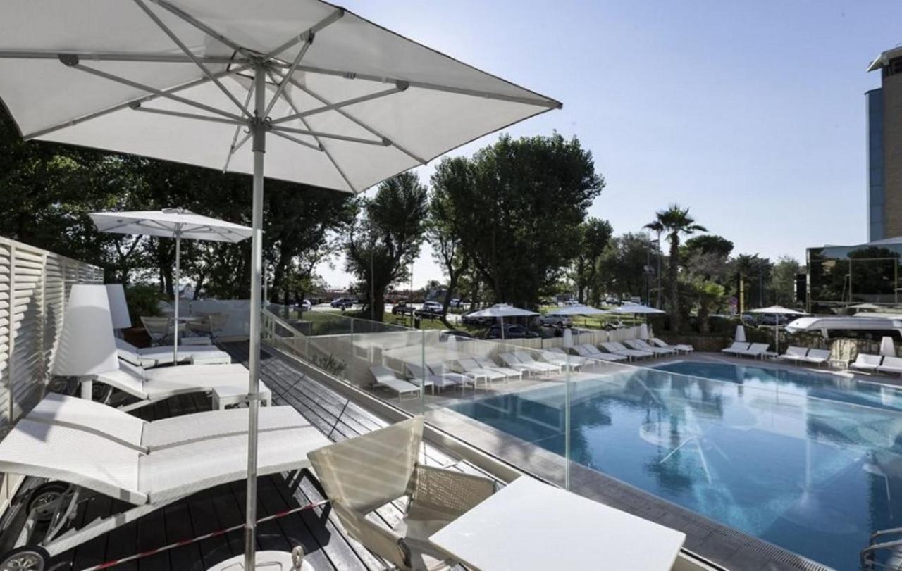 רימיני Hotel Sporting מראה חיצוני תמונה